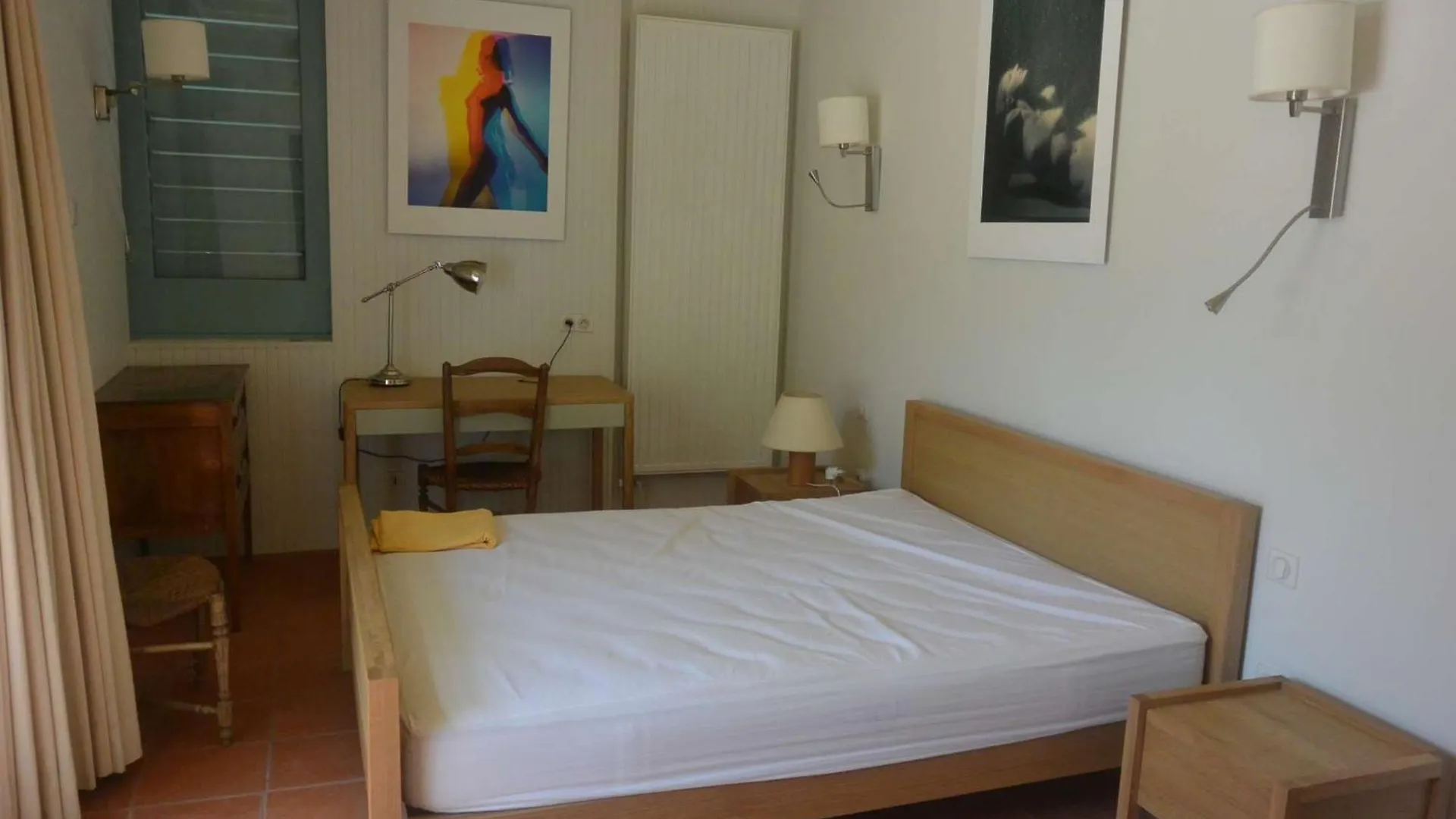 Agreable Villa Fleurie Sur L'Ile De Porquerolles