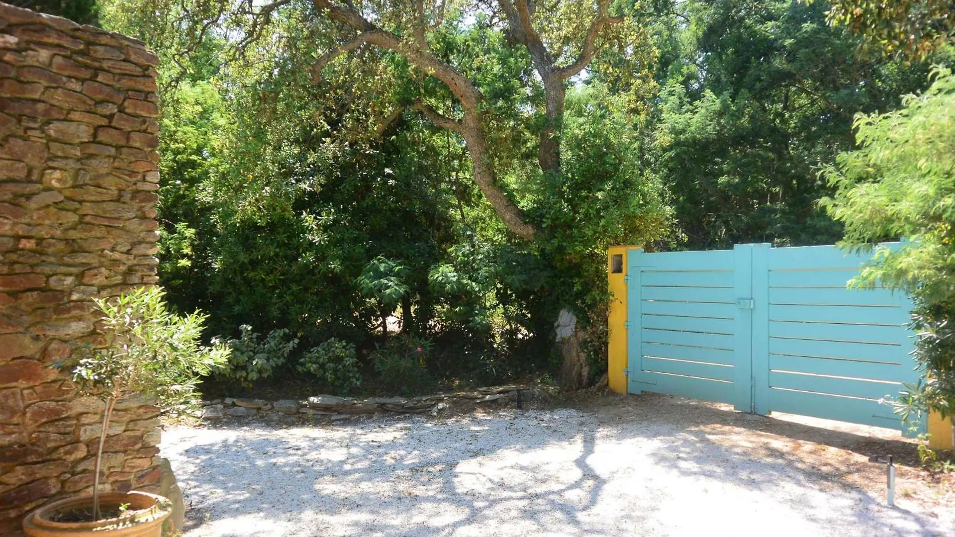 Agreable Villa Fleurie Sur L'Ile De Porquerolles